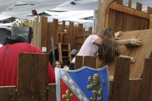Espaço para atividades infantis em feira medieval
