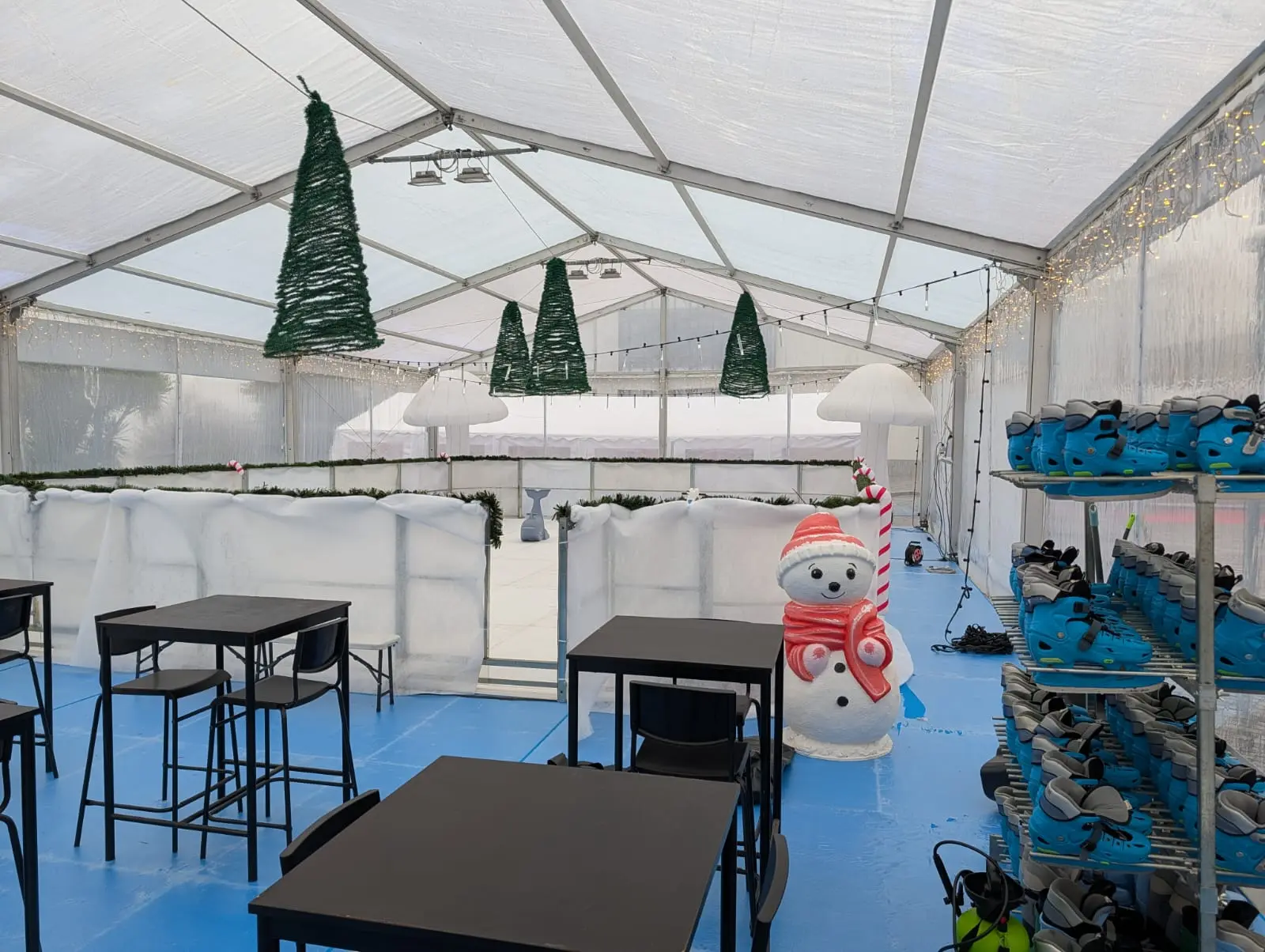 Aluguer pista de gelo dentro de tenda